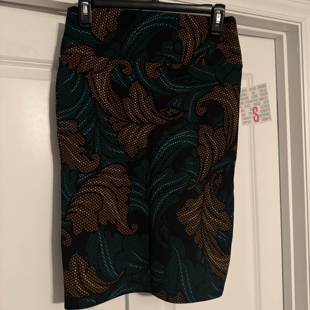 LULAROE Cassie Pencil Skirt Size Small Fall Colors NEW